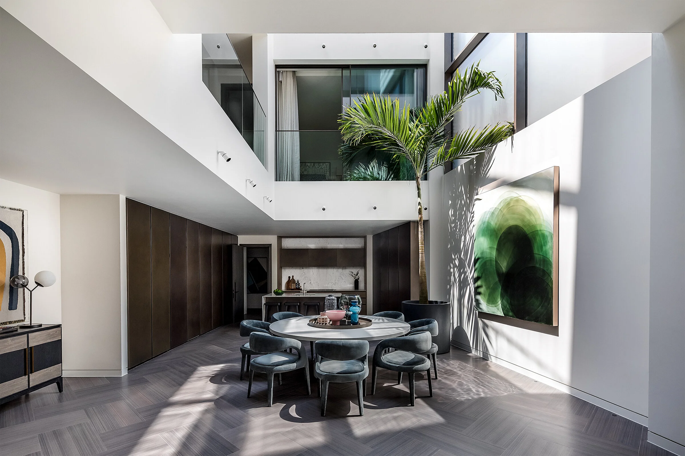 Layalityrcn: Bespoke Luxury Interior Design & Refinement